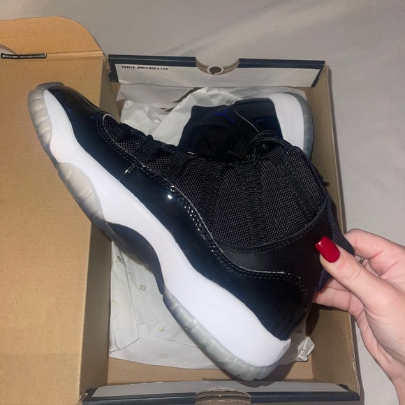 Air Jordan 11 Retro "Space Jam 2016 Release" sneakers - Picture 5 of 9